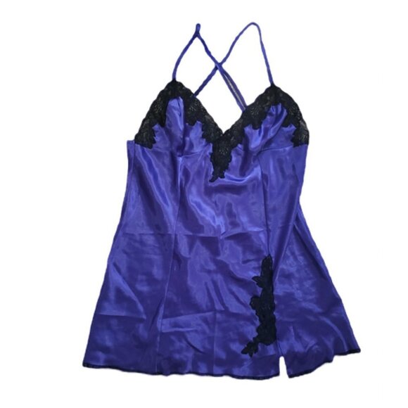 Frederick's of Hollywood Deep Purple Silky Feel Nighty || Medium EUC - Picture 1 of 12